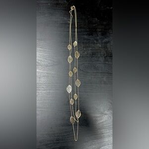 Elegant Gold Leaf Necklace